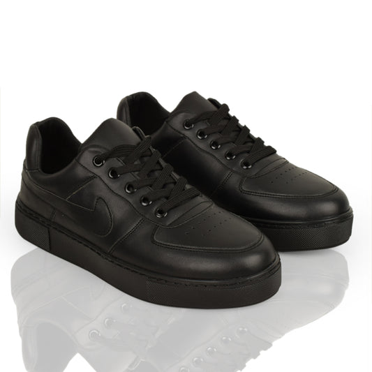 سنيكر جلد أسود