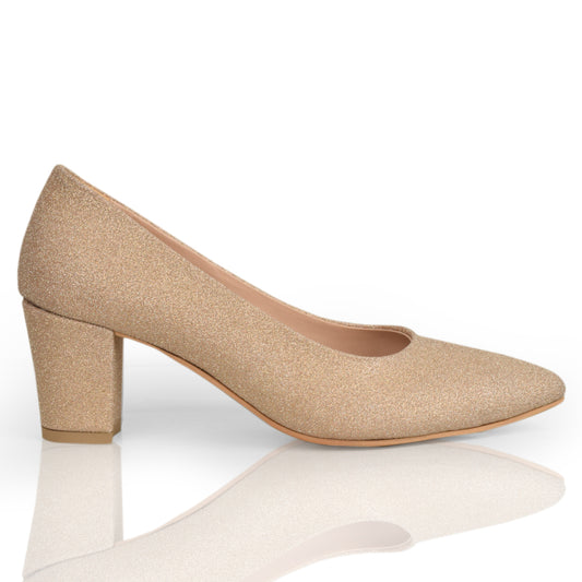 كعب كلاسيكي مدبب لامع